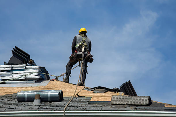 Professional Roofing technician working in Oakes, ND